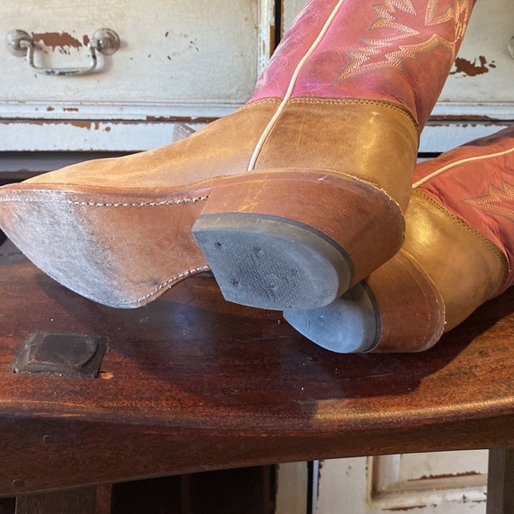 ustin Bent Rail Western Cowgirl Boot with America Burnished Tan and pink - Picture 10 of 12